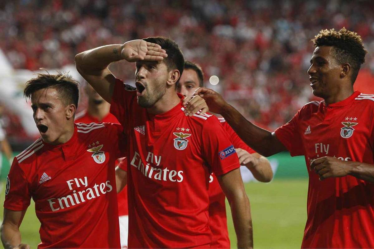 马赛球队士气下滑，需加强训练备战下一场比赛